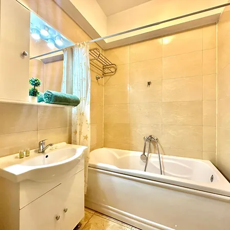 Blue Marine Summerland Apartment *